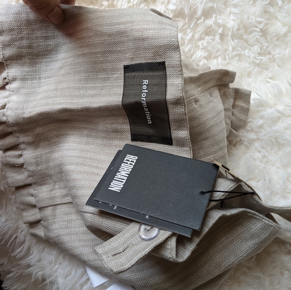 NWT Reformation Mackenzie Linen Beige Crop Top 12 - Picture 2 of 6